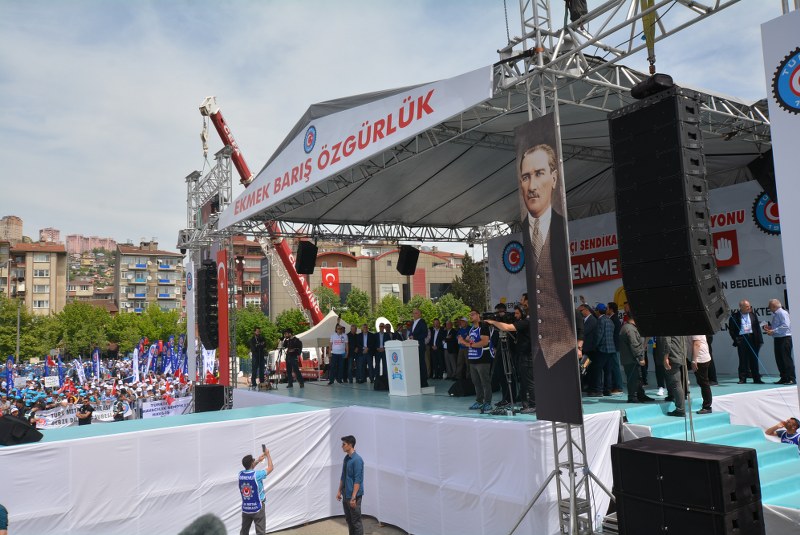 1 MAYIS COŞKUSU ALANLARA SIĞMADI görseli