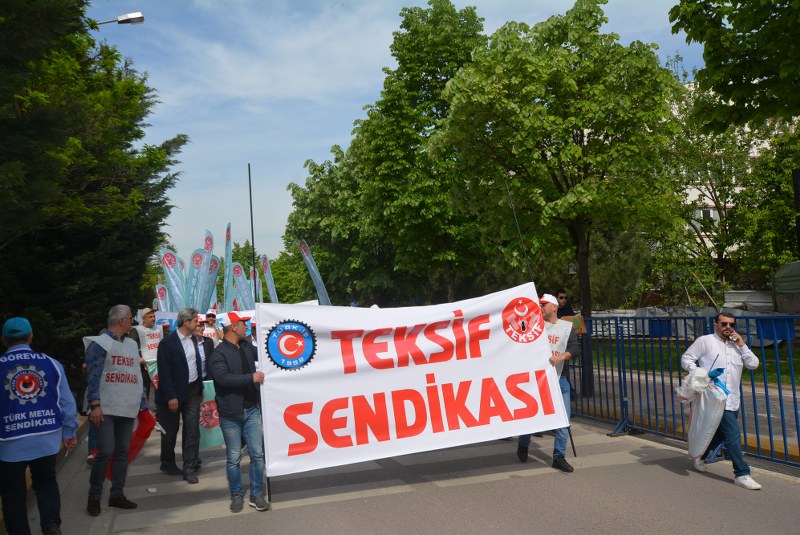 1 MAYIS COŞKUSU ALANLARA SIĞMADI görseli