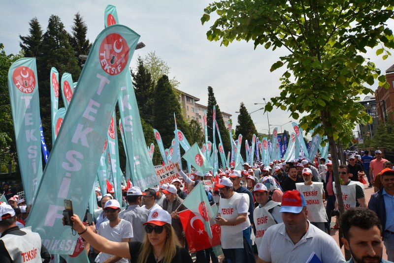 1 MAYIS COŞKUSU ALANLARA SIĞMADI görseli