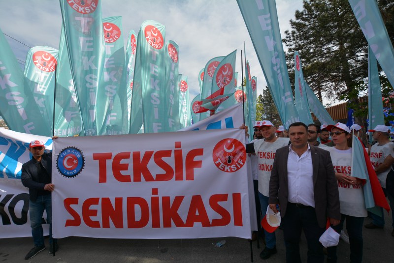 1 MAYIS COŞKUSU ALANLARA SIĞMADI görseli