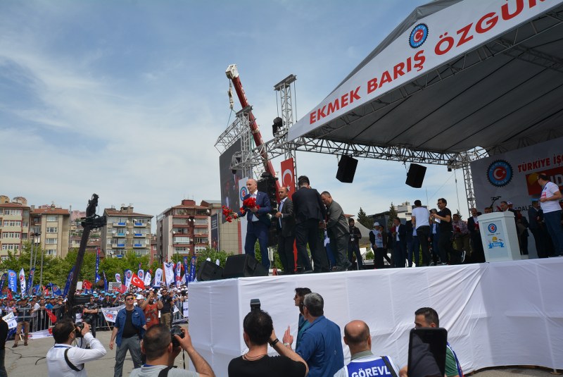 1 MAYIS COŞKUSU ALANLARA SIĞMADI görseli