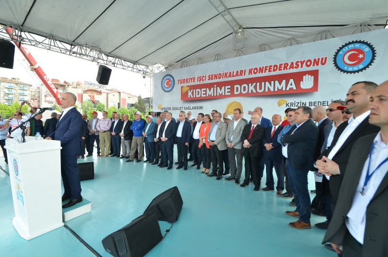 1 MAYIS COŞKUSU ALANLARA SIĞMADI görseli