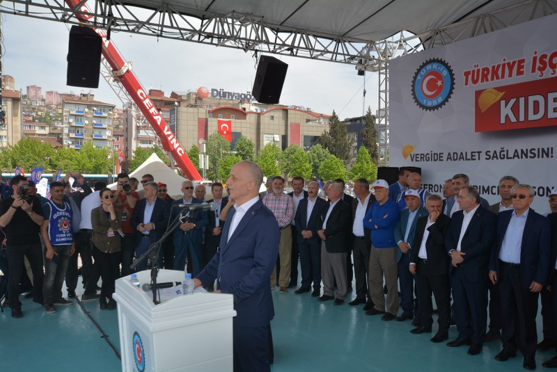 1 MAYIS COŞKUSU ALANLARA SIĞMADI görseli