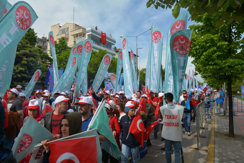 1 MAYIS COŞKUSU ALANLARA SIĞMADI görseli