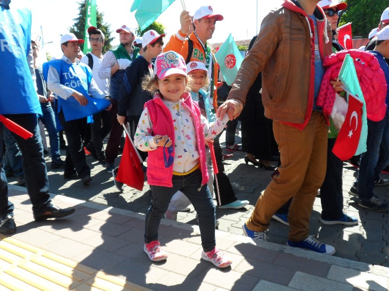 1 MAYIS ÇANAKKALE’DE COŞKUYLA KUTLANDI görseli