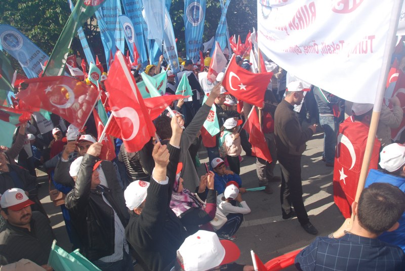 1 MAYIS ÇANAKKALE’DE COŞKUYLA KUTLANDI görseli