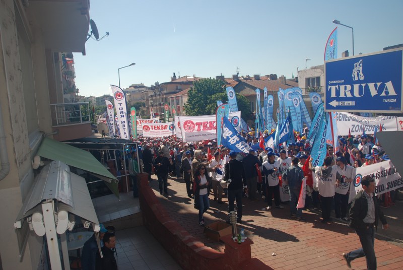 1 MAYIS ÇANAKKALE’DE COŞKUYLA KUTLANDI görseli