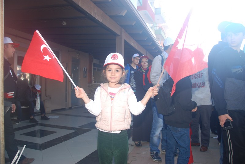 1 MAYIS ÇANAKKALE’DE COŞKUYLA KUTLANDI görseli