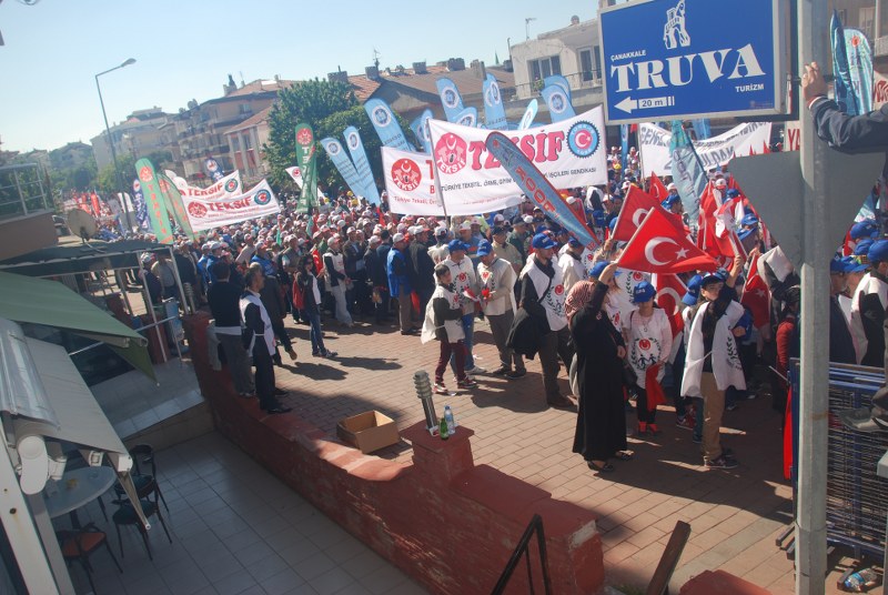 1 MAYIS ÇANAKKALE’DE COŞKUYLA KUTLANDI görseli