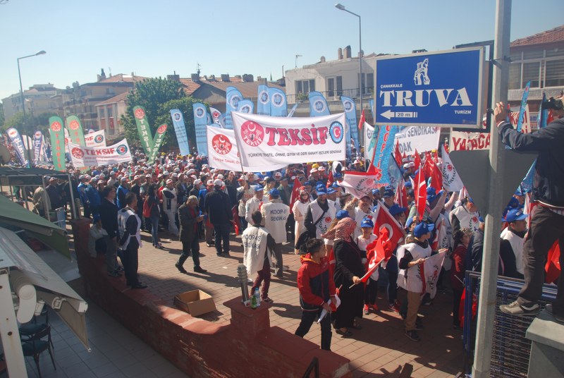 1 MAYIS ÇANAKKALE’DE COŞKUYLA KUTLANDI görseli