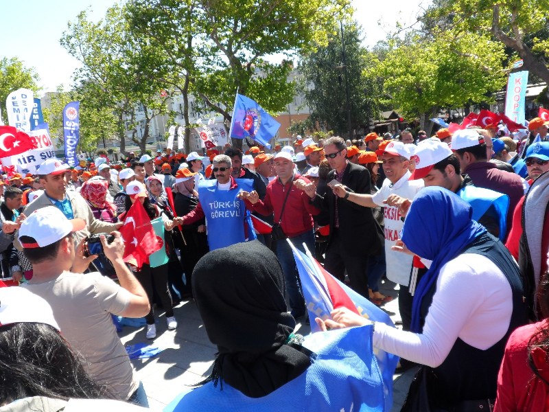 1 MAYIS ÇANAKKALE’DE COŞKUYLA KUTLANDI görseli