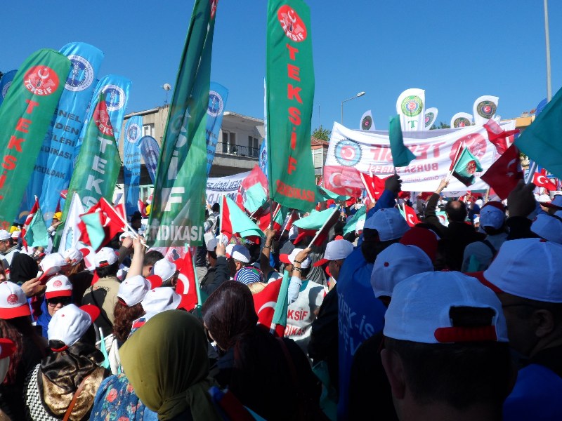 1 MAYIS ÇANAKKALE’DE COŞKUYLA KUTLANDI görseli