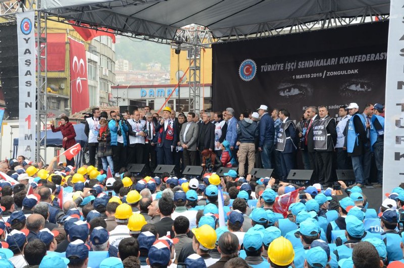1 MAYIS COŞKUYLA KUTLANDI görseli
