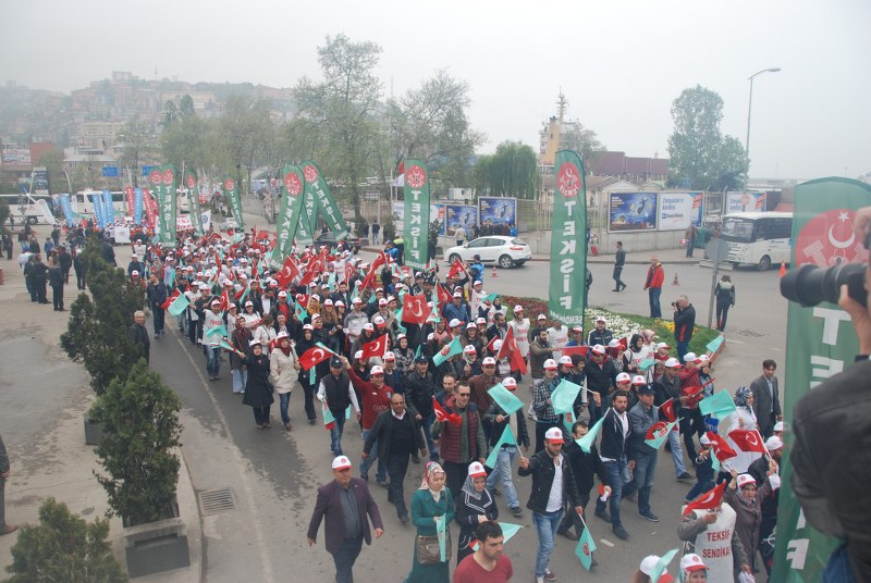 1 MAYIS COŞKUYLA KUTLANDI görseli