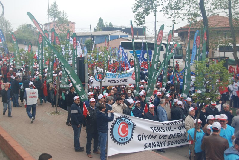 1 MAYIS COŞKUYLA KUTLANDI görseli