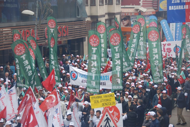 1 MAYIS COŞKUYLA KUTLANDI görseli