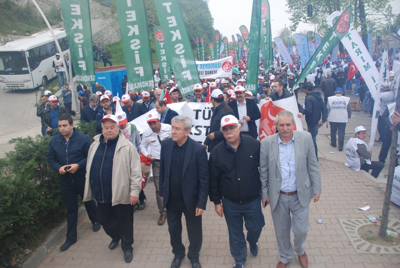 1 MAYIS COŞKUYLA KUTLANDI görseli