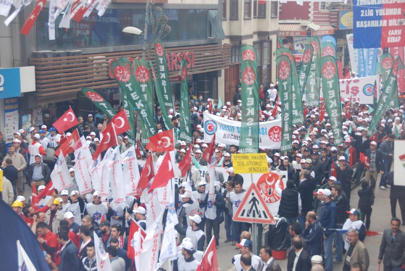 1 MAYIS COŞKUYLA KUTLANDI görseli