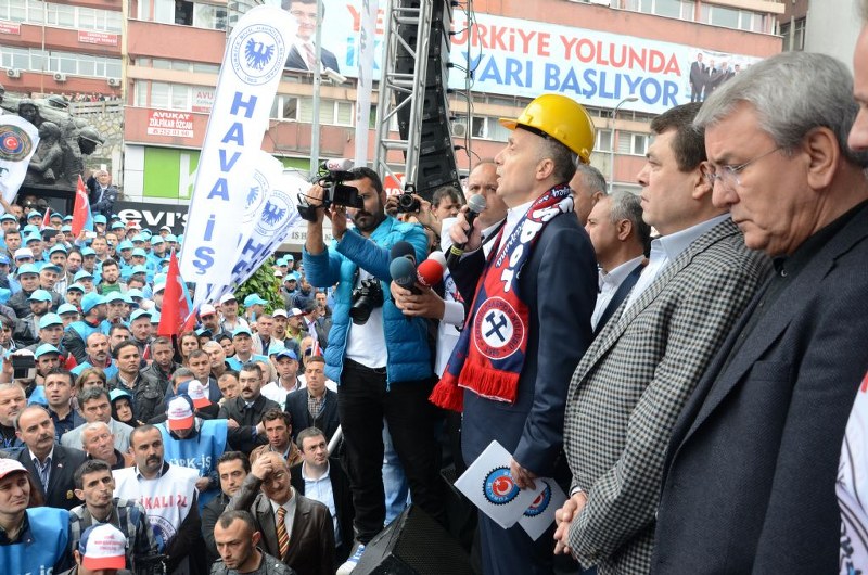 1 MAYIS COŞKUYLA KUTLANDI görseli