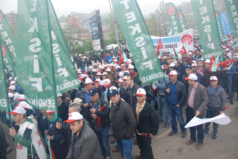 1 MAYIS COŞKUYLA KUTLANDI görseli