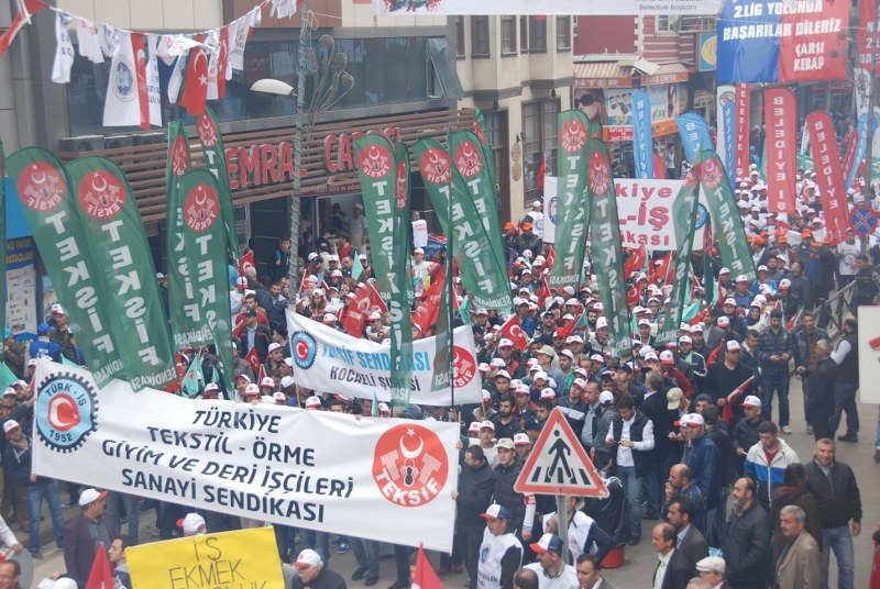 1 MAYIS COŞKUYLA KUTLANDI görseli