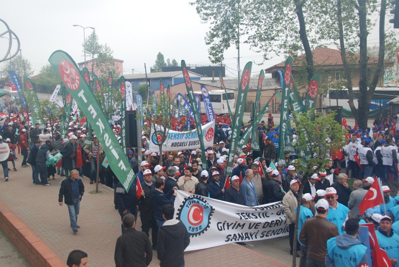 1 MAYIS COŞKUYLA KUTLANDI görseli
