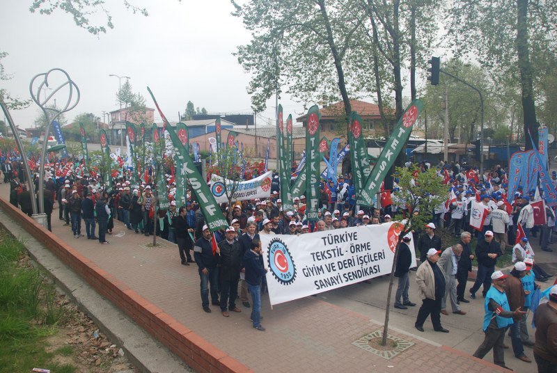 1 MAYIS COŞKUYLA KUTLANDI görseli