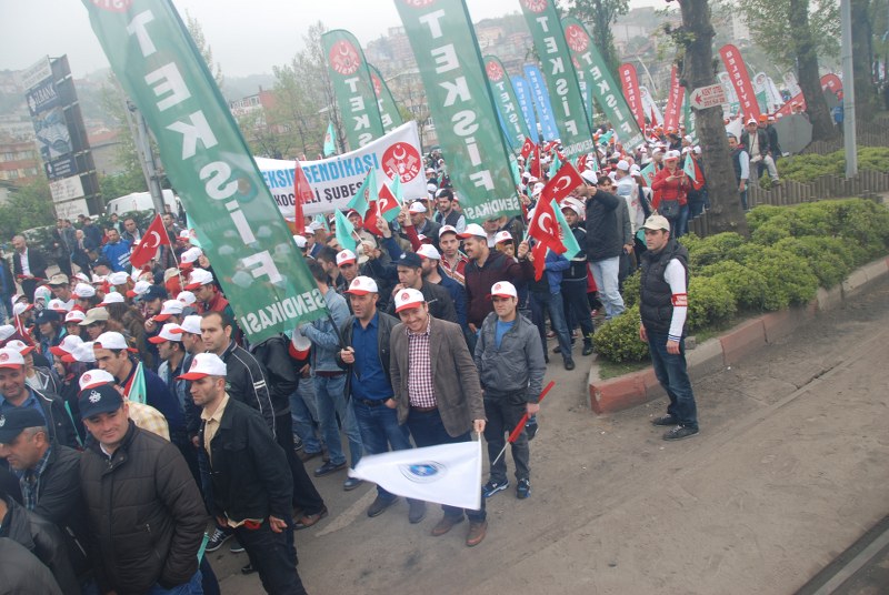 1 MAYIS COŞKUYLA KUTLANDI görseli