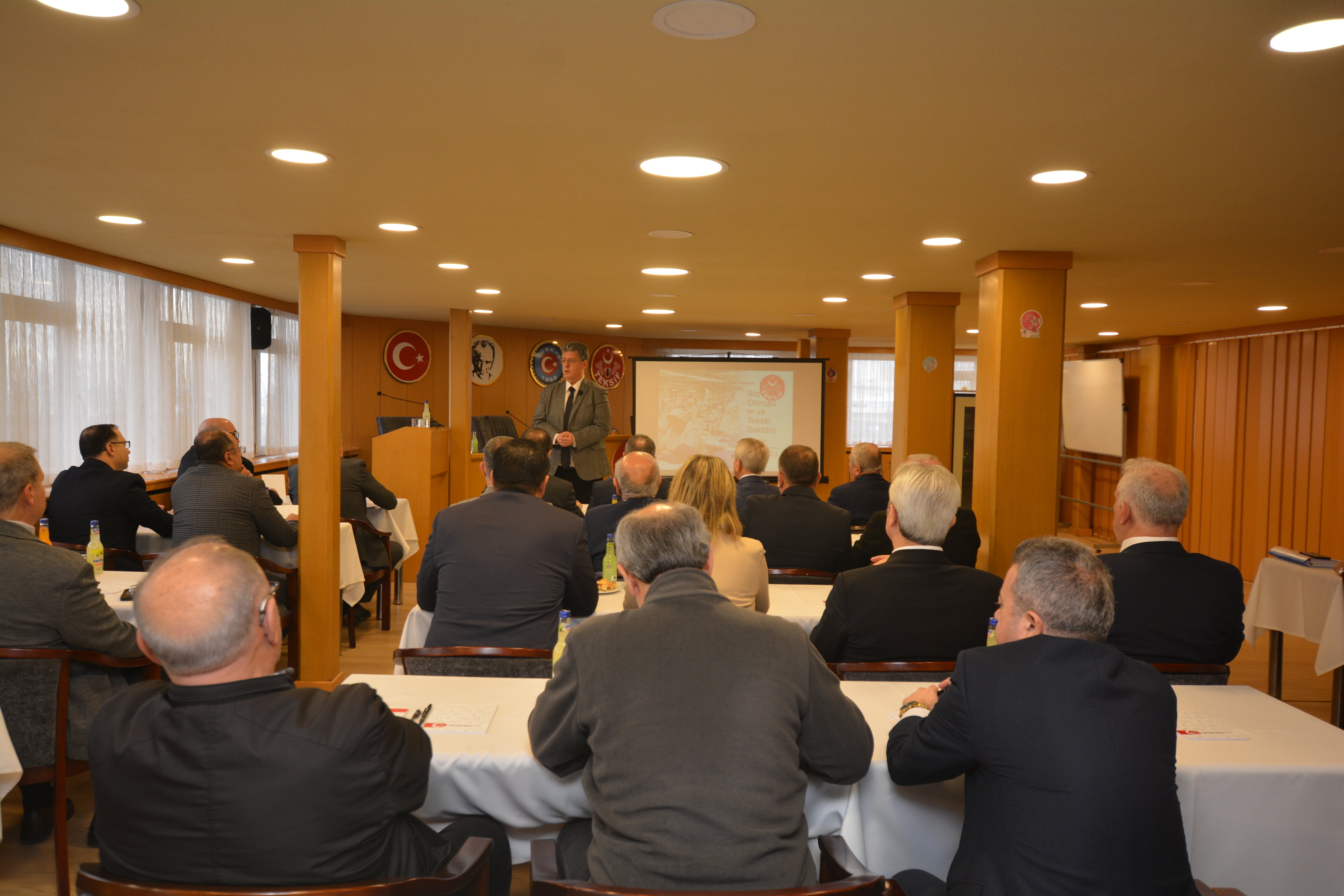 İkiz Dönüşüm, Dijital Dönüşüm, Yeşil Dönüşüm ve Tekstil Sektörü Eğitim Semineri Gerçekleşti görseli