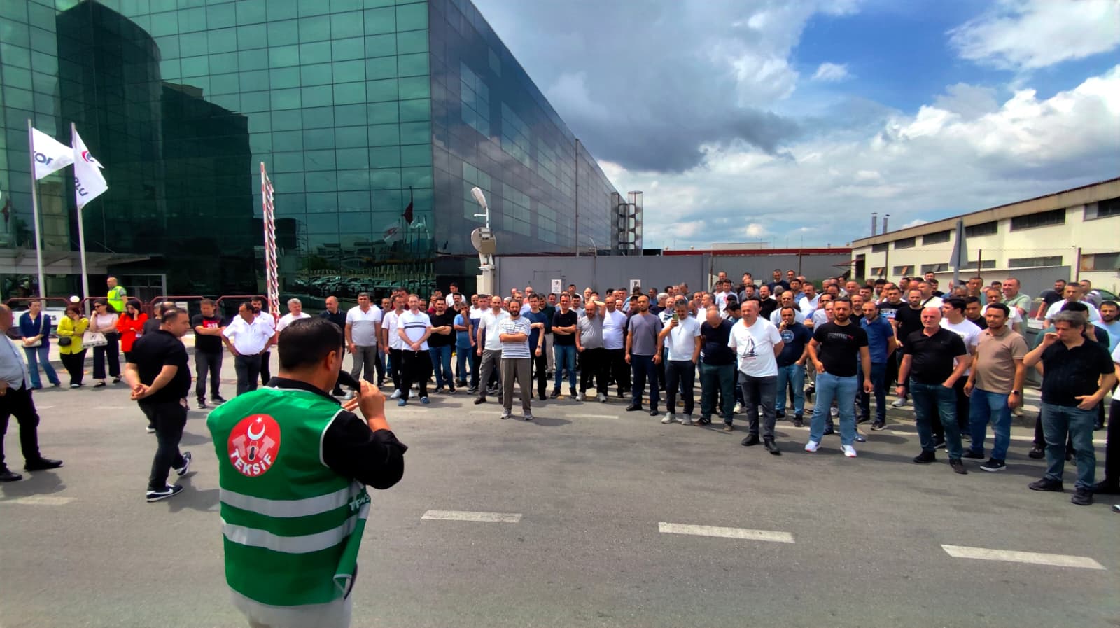 KORTEKS’TE TİS SÜRECİ TIKANDI: ÜYELERİMİZ GREVE HAZIRLANIYOR